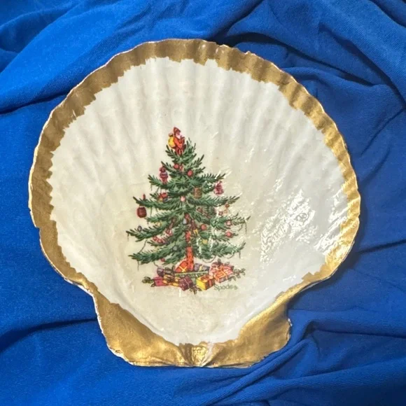 Gold and White Christmas Shell Dish - Picture 1 of 1